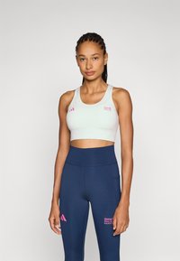 Спортивный бюстгальтер