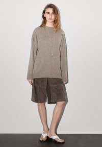 Пуловер Пуловер