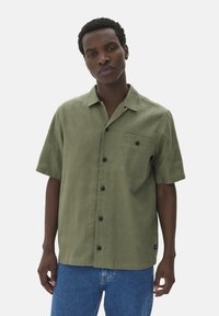 Рубашка с коротким рукавом