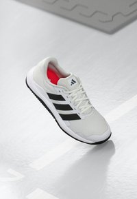 Тренировочные кроссовки