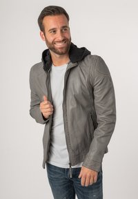 Кожаная куртка