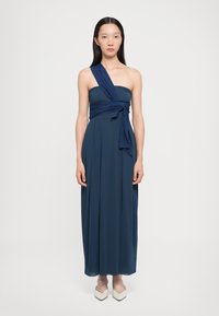 Длинное платье