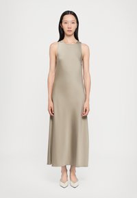 Платье макси