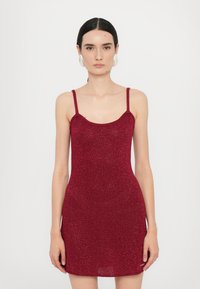 Короткое платье