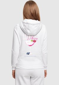 Пуловер с капюшоном