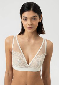 Бюстгальтер Бюстгальтер