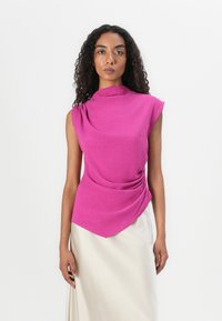 Блузка без рукавов Блузка без рукавов