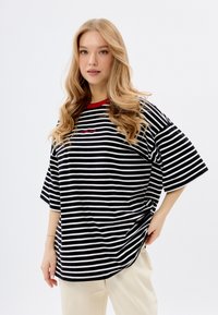 Майка с рукавом три четверти