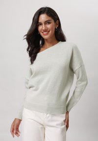 Пуловер Пуловер