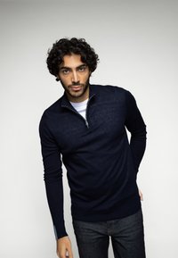 Пуловер Пуловер