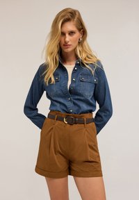 Джинсовая блузка