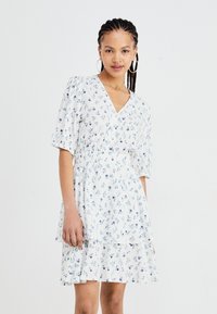 Короткое платье