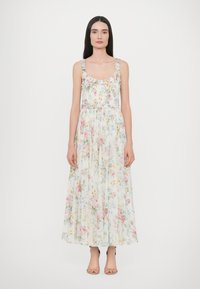 Длинное платье