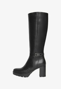 Сапоги на платформе