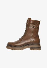 Ботинки на шнуровке