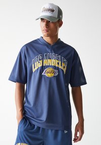 Спортивная майка