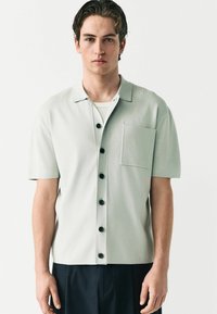 Рубашка с коротким рукавом