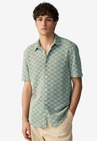 Рубашка с коротким рукавом