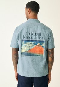 Рубашка с коротким рукавом