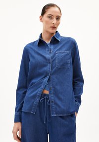 Джинсовая блузка