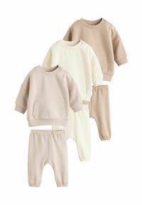 Набор одежды