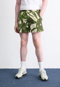 Шорты Шорты