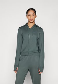 Спортивная толстовка