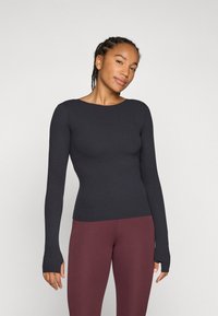 Спортивная майка