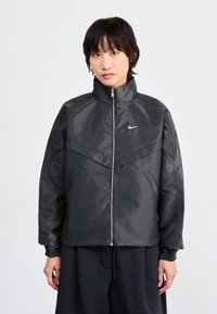 Спортивная куртка