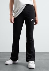 Спортивные штаны