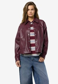 Кожаная куртка