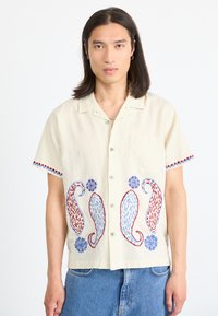 Рубашка с коротким рукавом