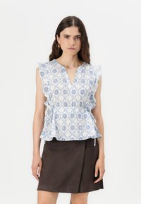 Блузка без рукавов