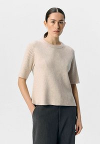 Футболка Футболка