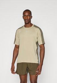 Спортивная майка