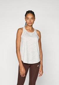 Спортивный топ