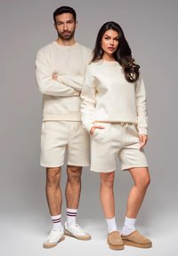 Шорты Шорты