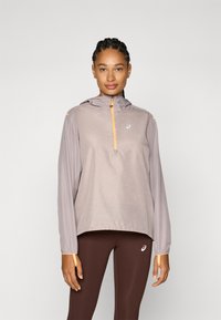 Спортивная куртка