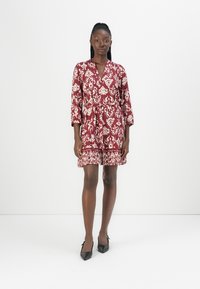 Короткое платье