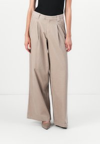 Широкие брюки