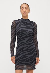 Короткое платье