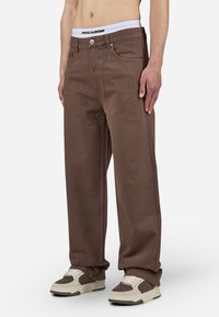 Прямые джинсы