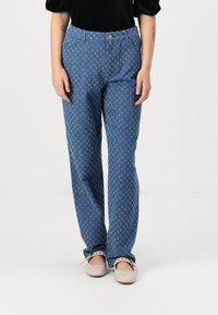 Свободные джинсы