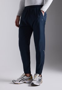 Спортивные штаны