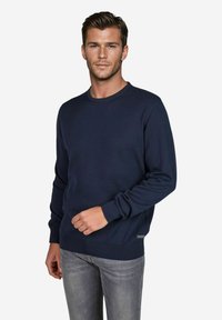 Пуловер Пуловер