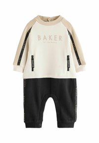 Набор одежды