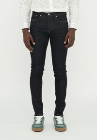 Узкие джинсы Узкие джинсы