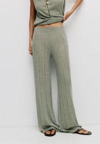 Широкие брюки