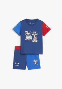 Спортивные шорты