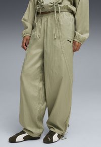 Широкие брюки